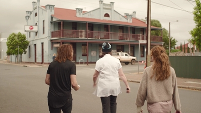 Upright_S01E02_mkv2448.jpg