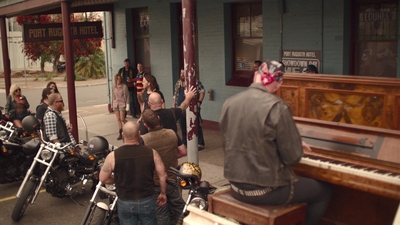 Upright_S01E02_mkv2592.jpg
