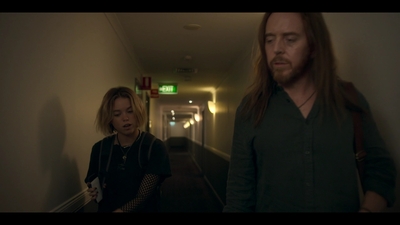 Upright_S02E02_mkv1865.jpg