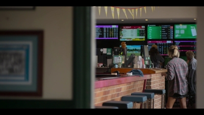 Upright_S02E03_mkv3912.jpg