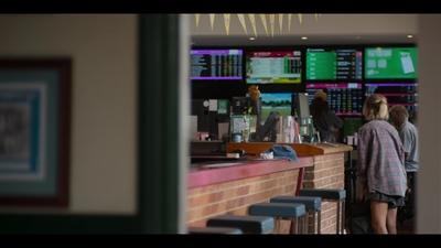 Upright_S02E03_mkv3913.jpg