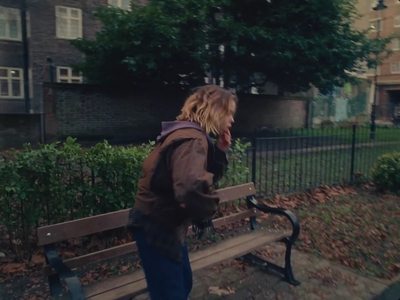 2023-01-17_-_Noel_Gallaghers_High_Flying_Birds_-_Easy_Now_mp40375.jpg