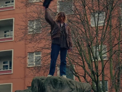 2023-01-17_-_Noel_Gallaghers_High_Flying_Birds_-_Easy_Now_mp40495.jpg