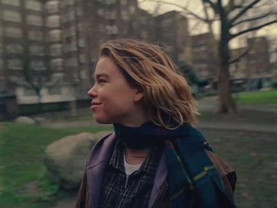 2023-01-17_-_Noel_Gallaghers_High_Flying_Birds_-_Easy_Now_mp40502.jpg