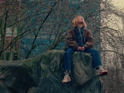 2023-01-17_-_Noel_Gallaghers_High_Flying_Birds_-_Easy_Now_mp40525.jpg