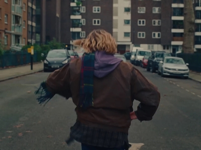 2023-01-17_-_Noel_Gallaghers_High_Flying_Birds_-_Easy_Now_mp40574.jpg