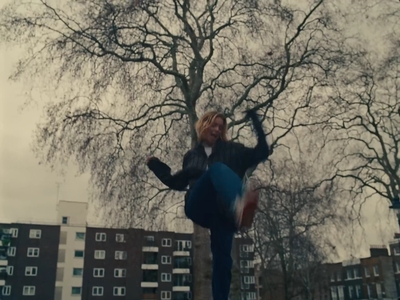2023-01-17_-_Noel_Gallaghers_High_Flying_Birds_-_Easy_Now_mp40658.jpg