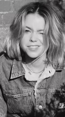 2022-12-22_-_Calvin_Klein_mp40023.jpg